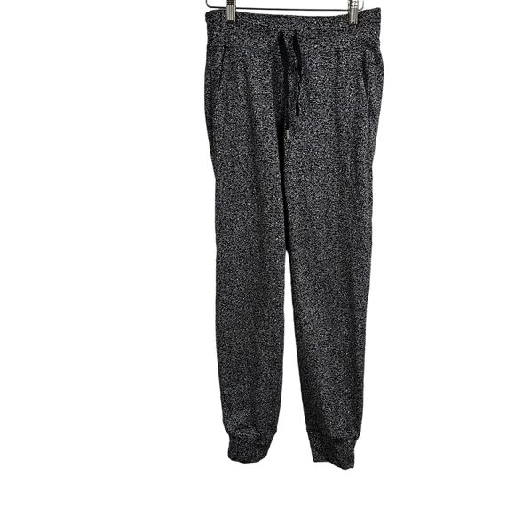 lululemon athletica Pants - Lululemon Women's Printed Joggers size 4 Black and White